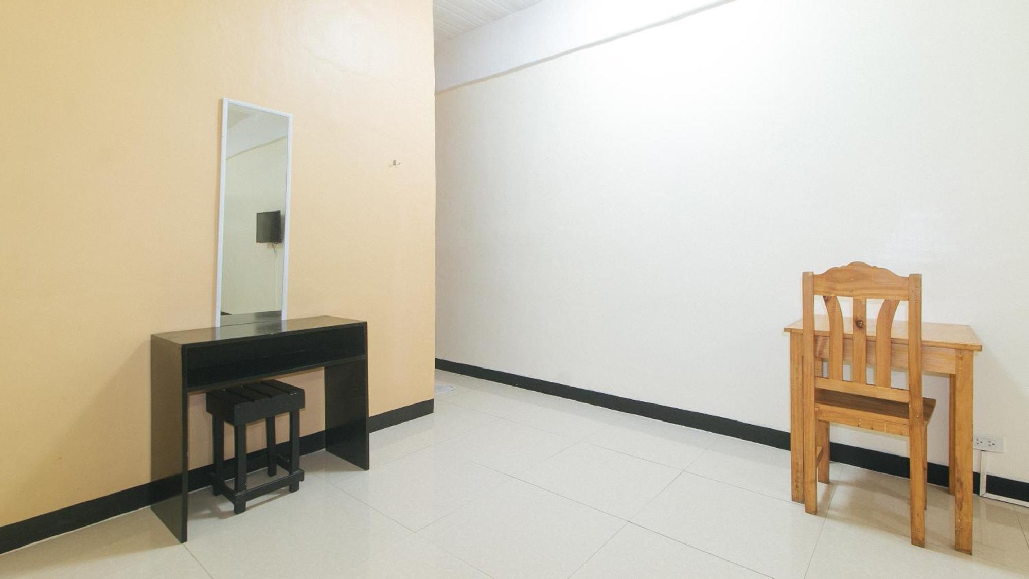 Reddoorz Near Sm City Muntinlupa San Pedro  Exterior photo