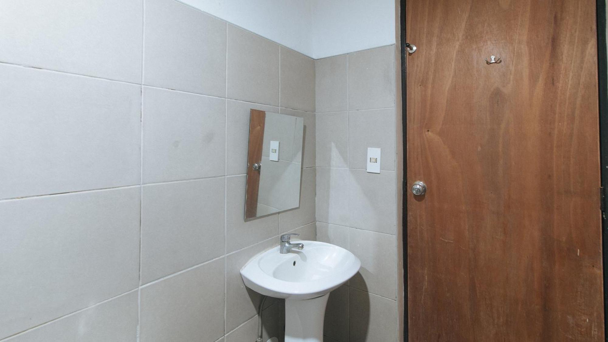 Reddoorz Near Sm City Muntinlupa San Pedro  Exterior photo