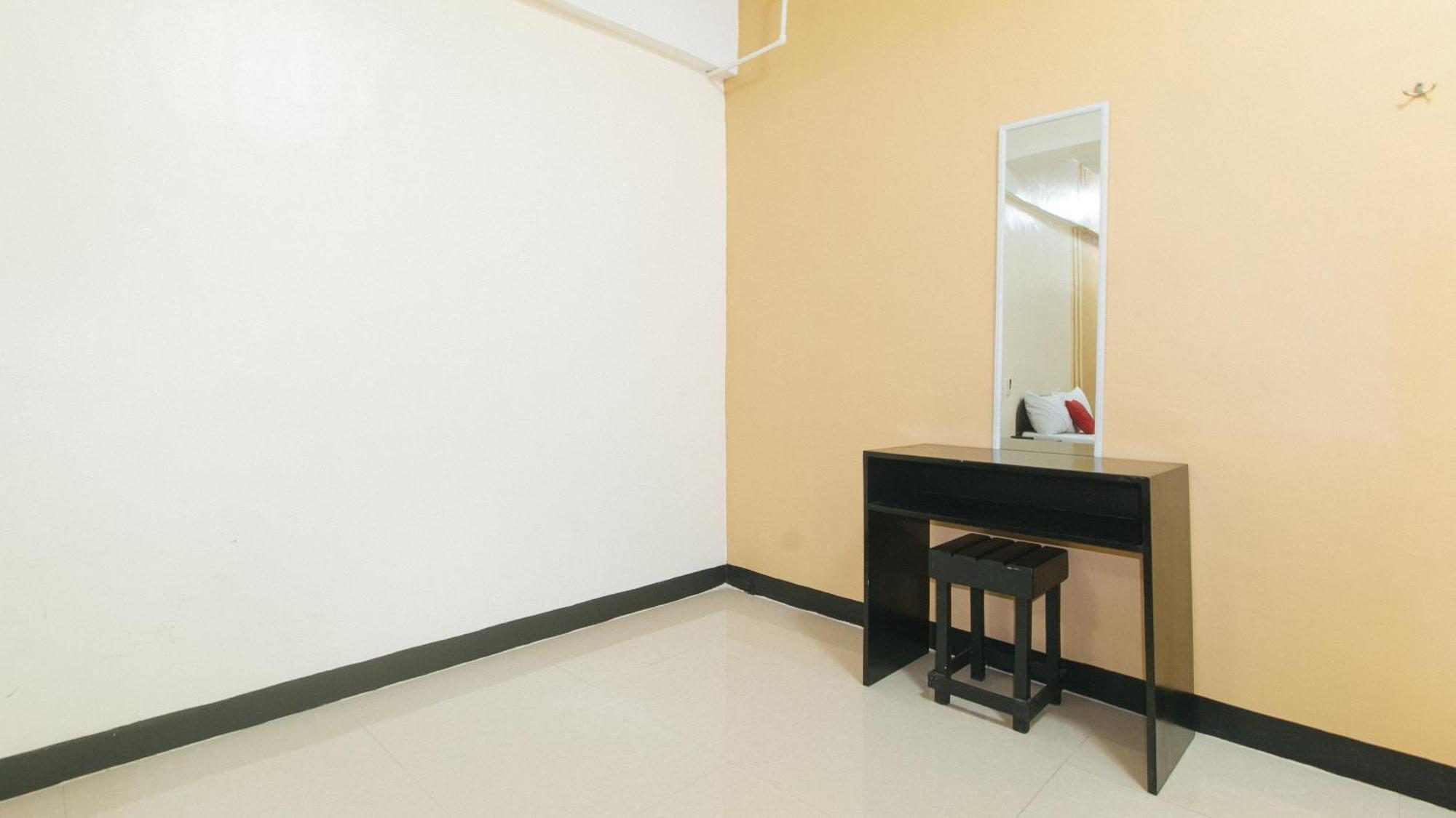 Reddoorz Near Sm City Muntinlupa San Pedro  Exterior photo